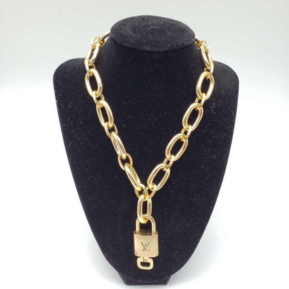Authentic Louis Vuitton Lock and Key Gold with Unbranded Geometry Fashion Chain
